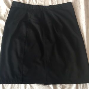 Stretchy black skirt. Not a mini. Sz xl.